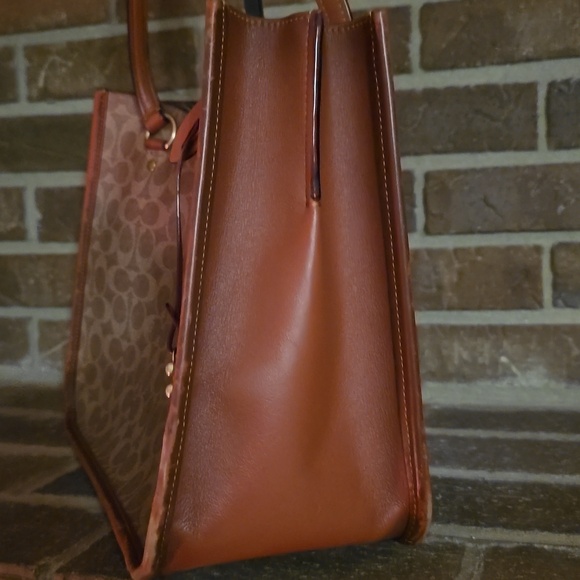 Coach Coated Canvas Signature Tyler Carryall 28 Tote Bag - Picture 5 of 13